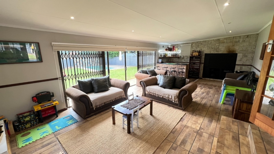 3 Bedroom Property for Sale in Langenhovenpark Free State